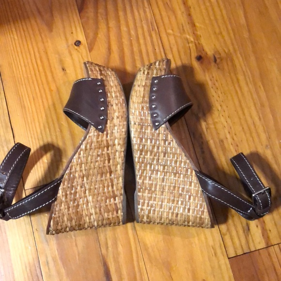 Prada 8 1/2 rattan and brown leather wedge - Picture 4 of 8